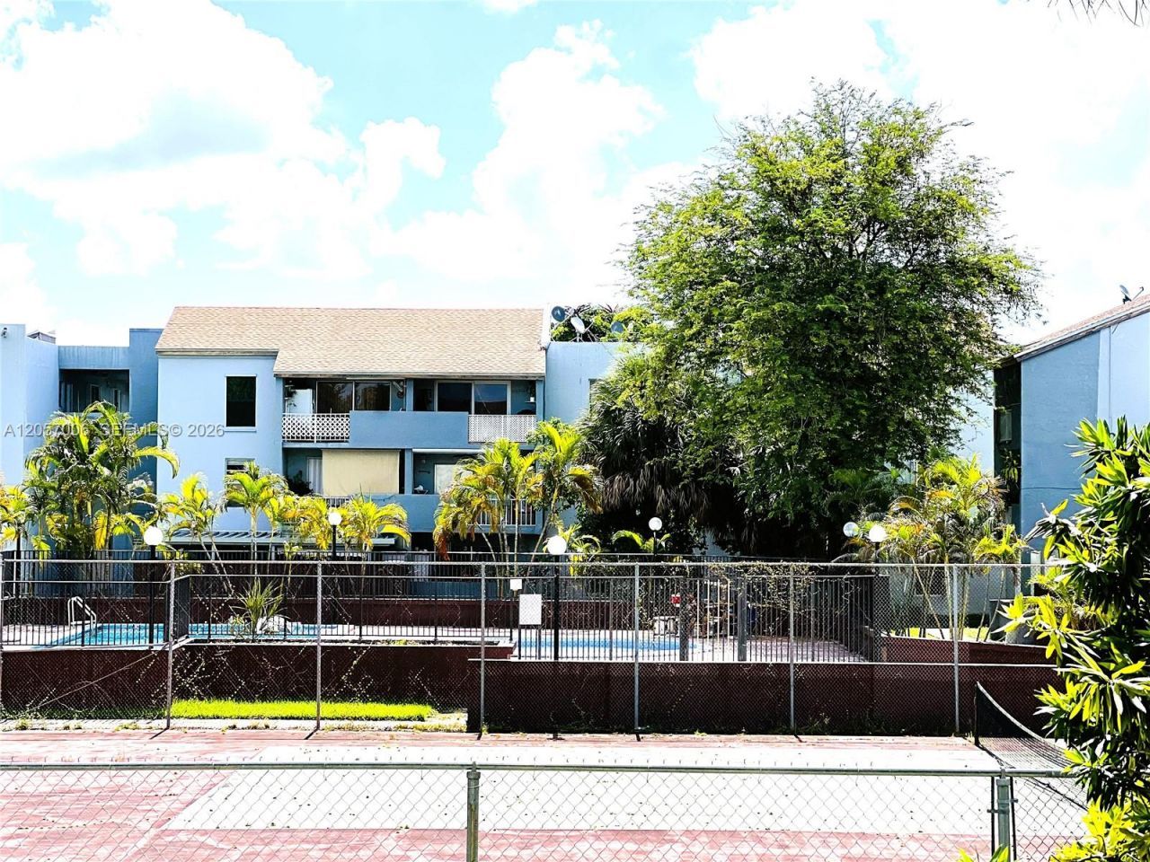 6195 W 18th Ave , Unit G214, Hialeah, FL 33012 Photo
