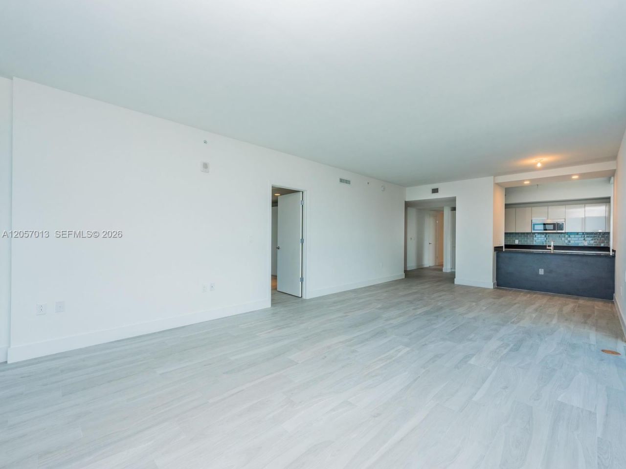 1010 Brickell Ave, Unit 3701, Miami, FL 33131 Photo