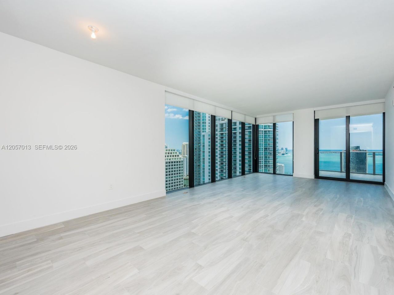 1010 Brickell Ave, Unit 3701, Miami, FL 33131 Photo