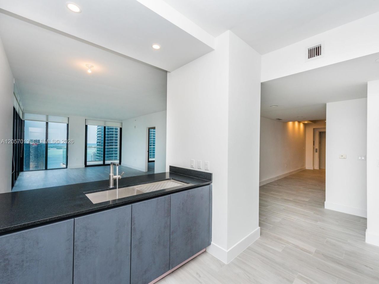 1010 Brickell Ave, Unit 3701, Miami, FL 33131 Photo