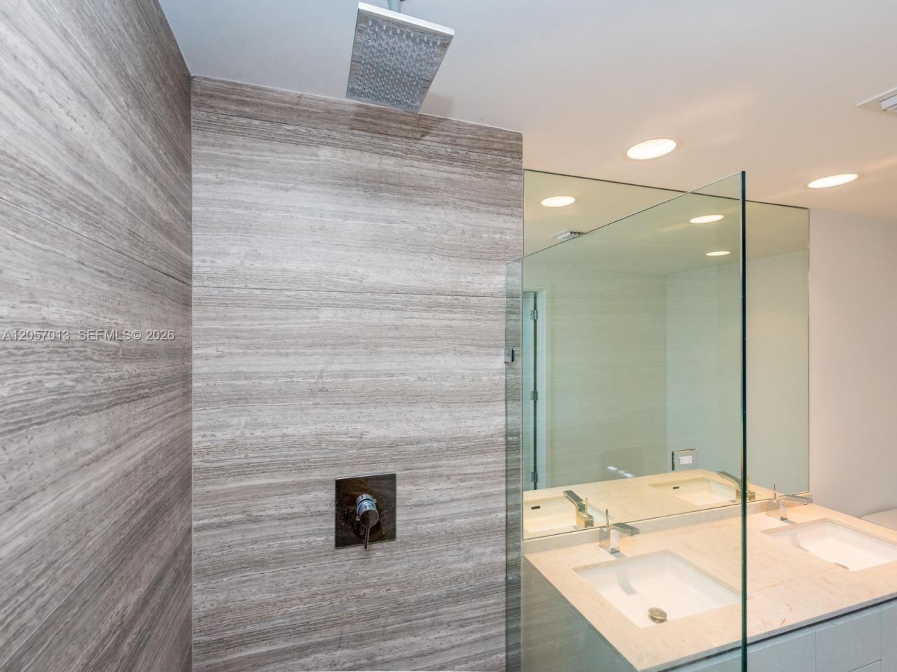 1010 Brickell Ave, Unit 3701, Miami, FL 33131 Photo