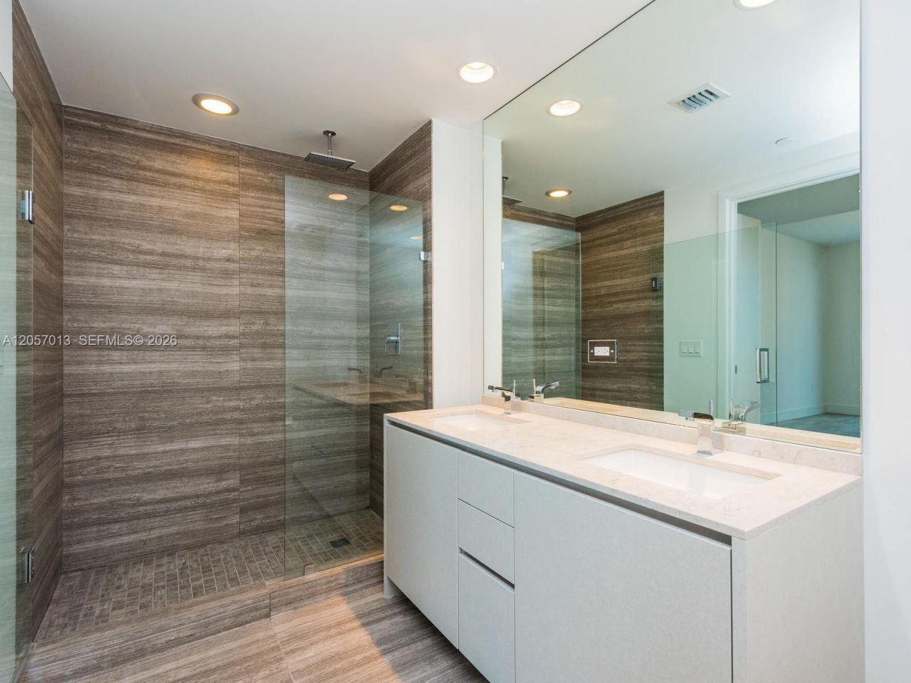 1010 Brickell Ave, Unit 3701, Miami, FL 33131 Photo