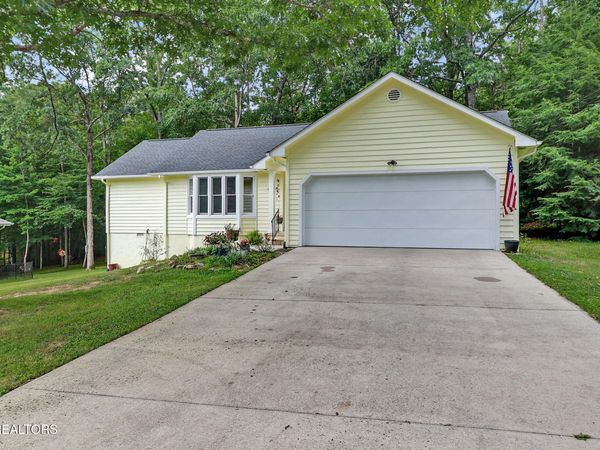 13 Dalton Terrace, Crossville, TN 38558