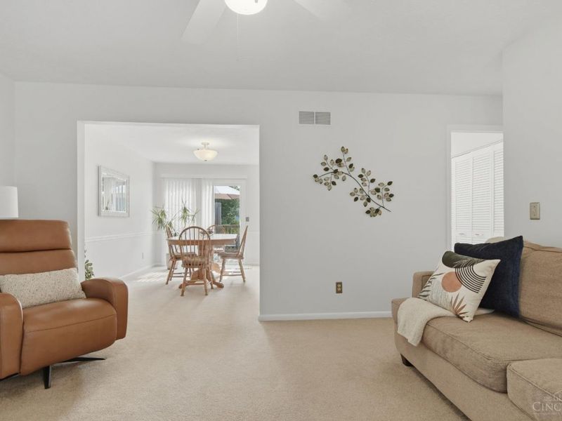 2086 Knightsbridge Drive, Anderson Twp, OH 45244 Photo 6