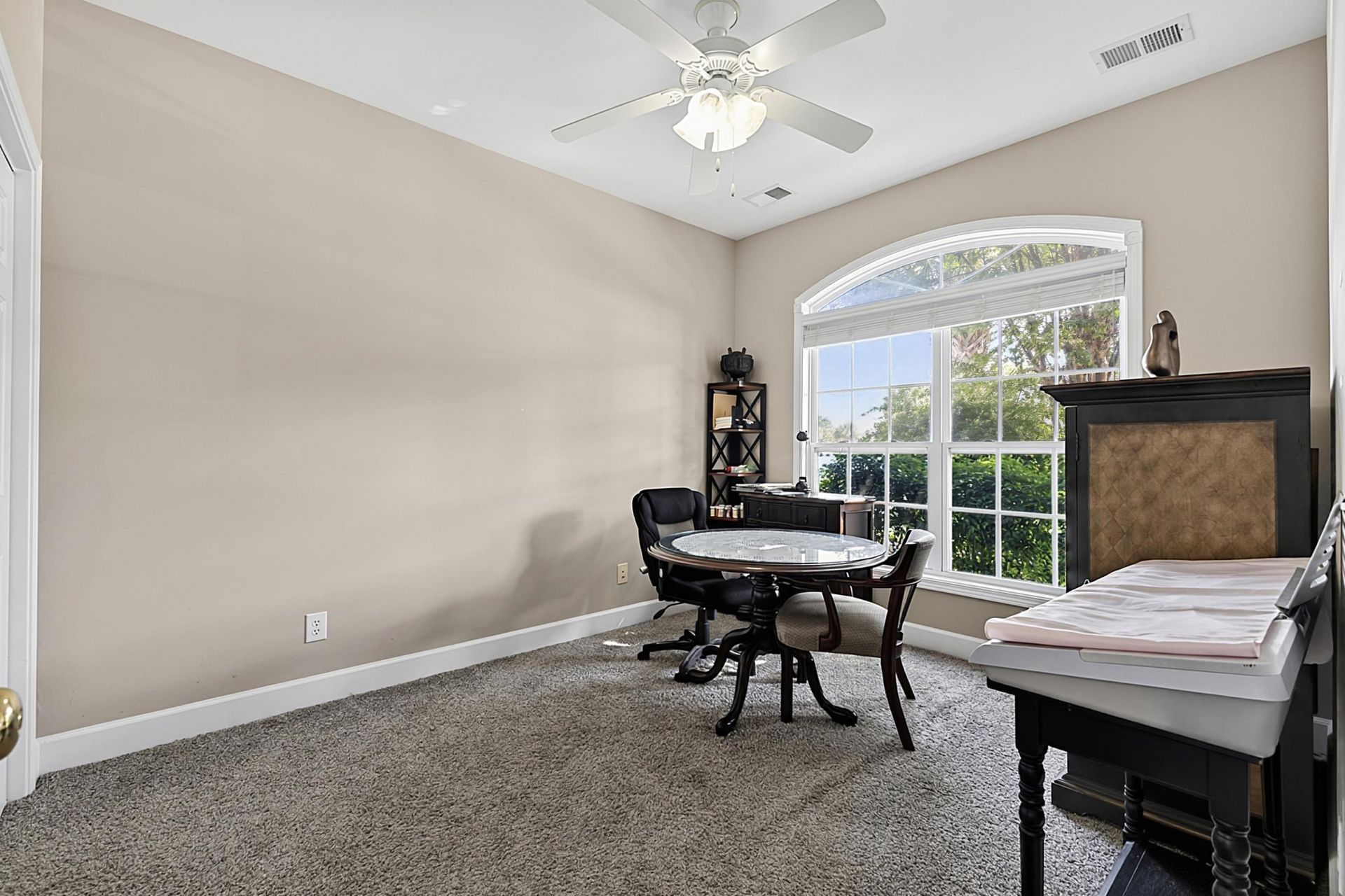284 Viareggio Rd.  Photo 10