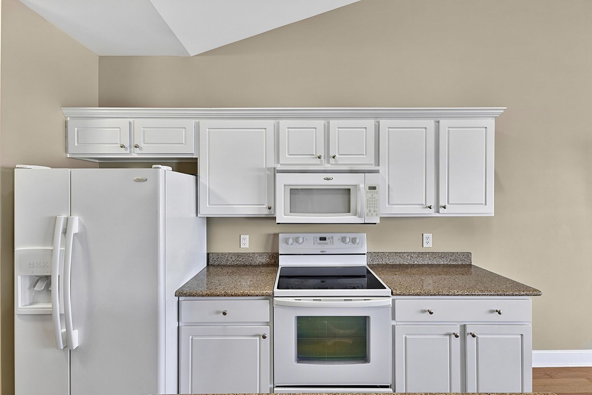 284 Viareggio Rd.  Photo 19