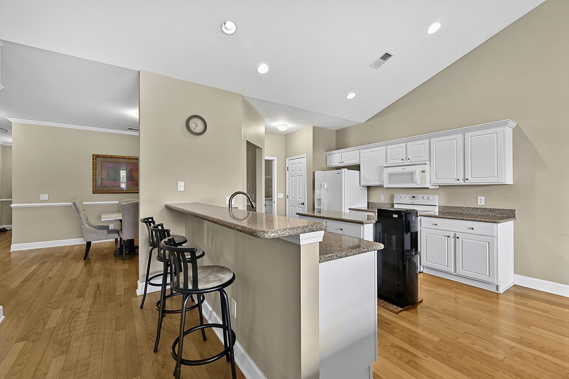 284 Viareggio Rd.  Photo 21