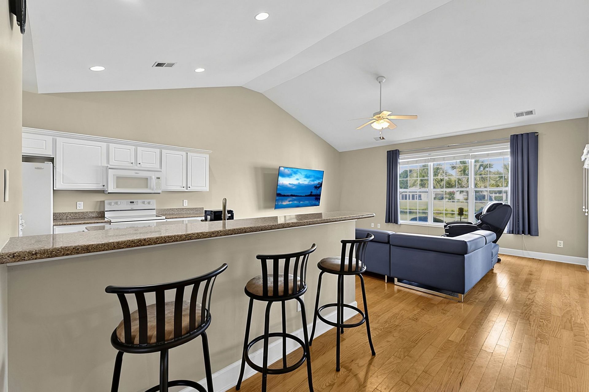 284 Viareggio Rd.  Photo 25