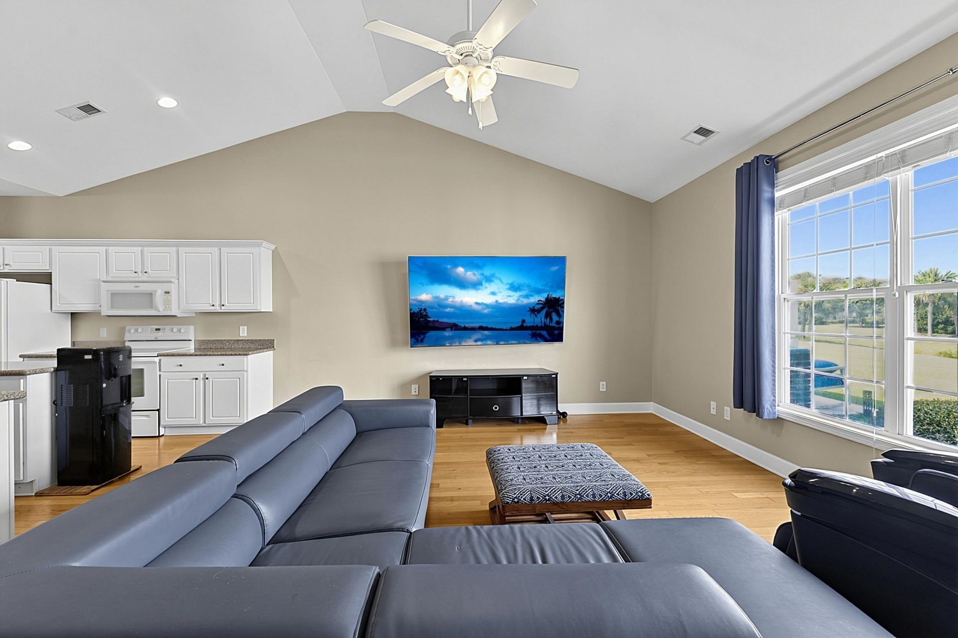 284 Viareggio Rd.  Photo 28