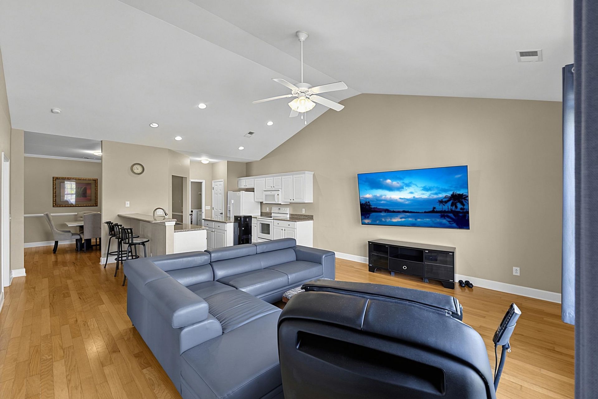 284 Viareggio Rd.  Photo 30