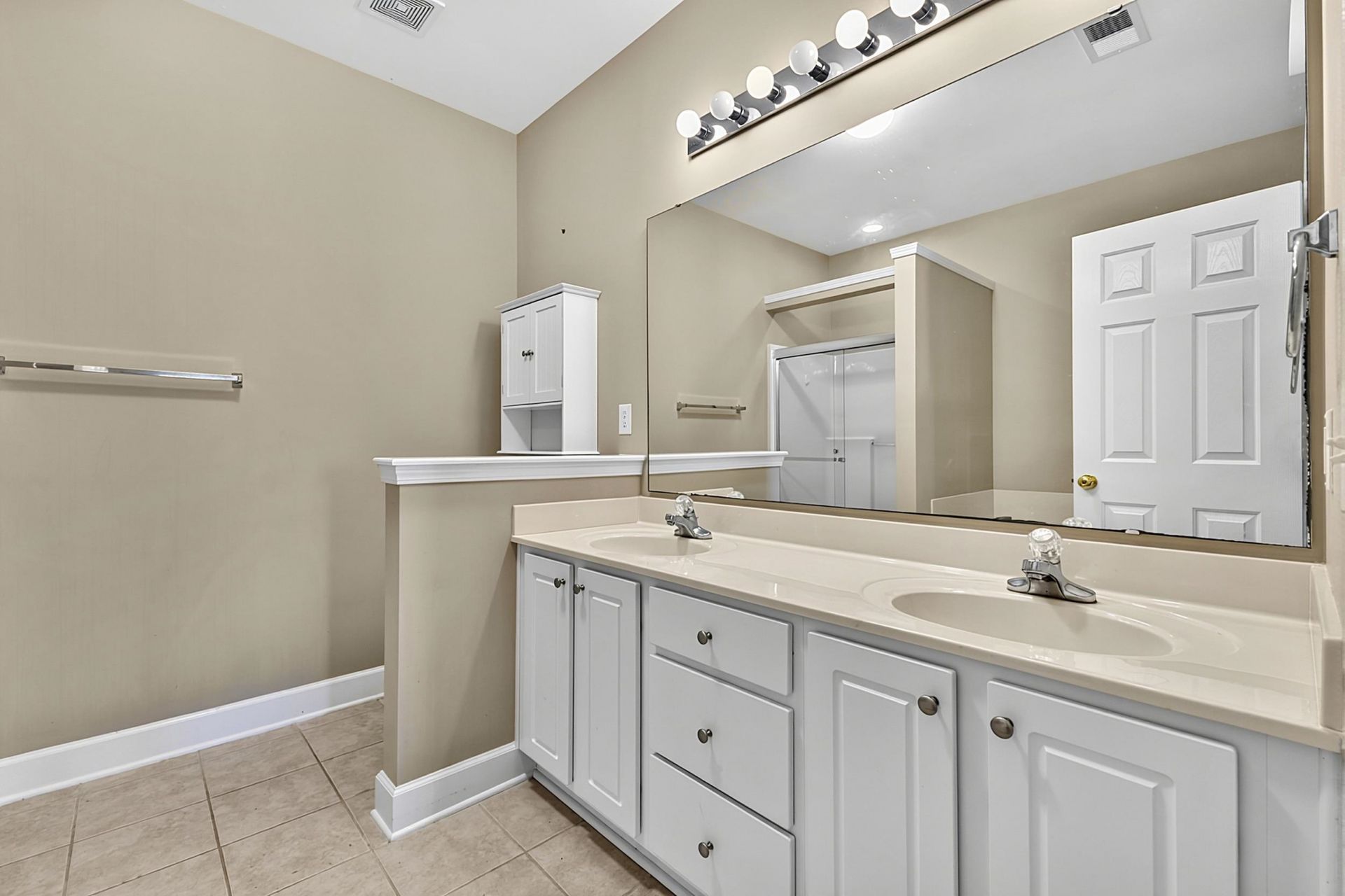 284 Viareggio Rd.  Photo 36