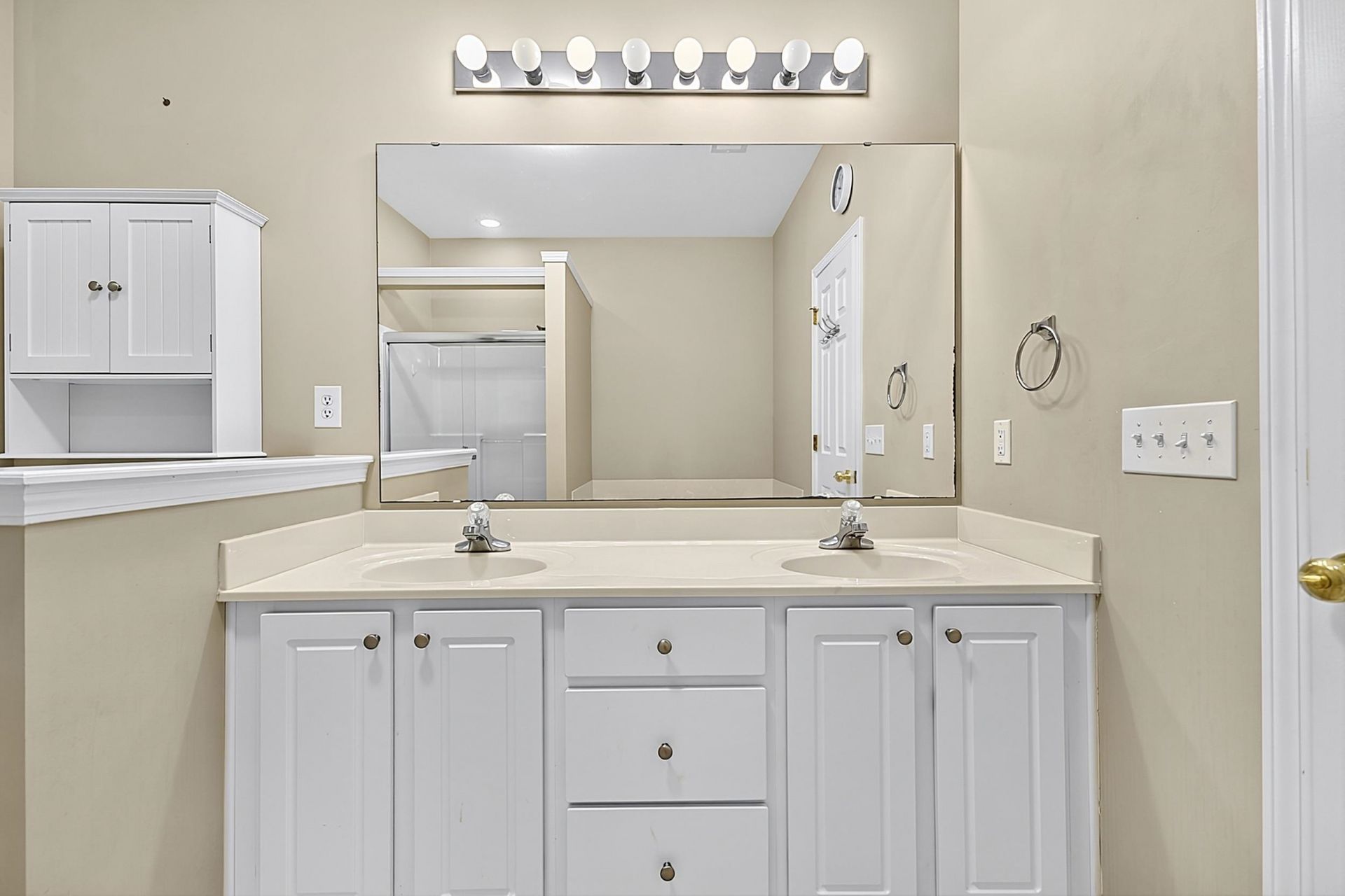 284 Viareggio Rd.  Photo 37