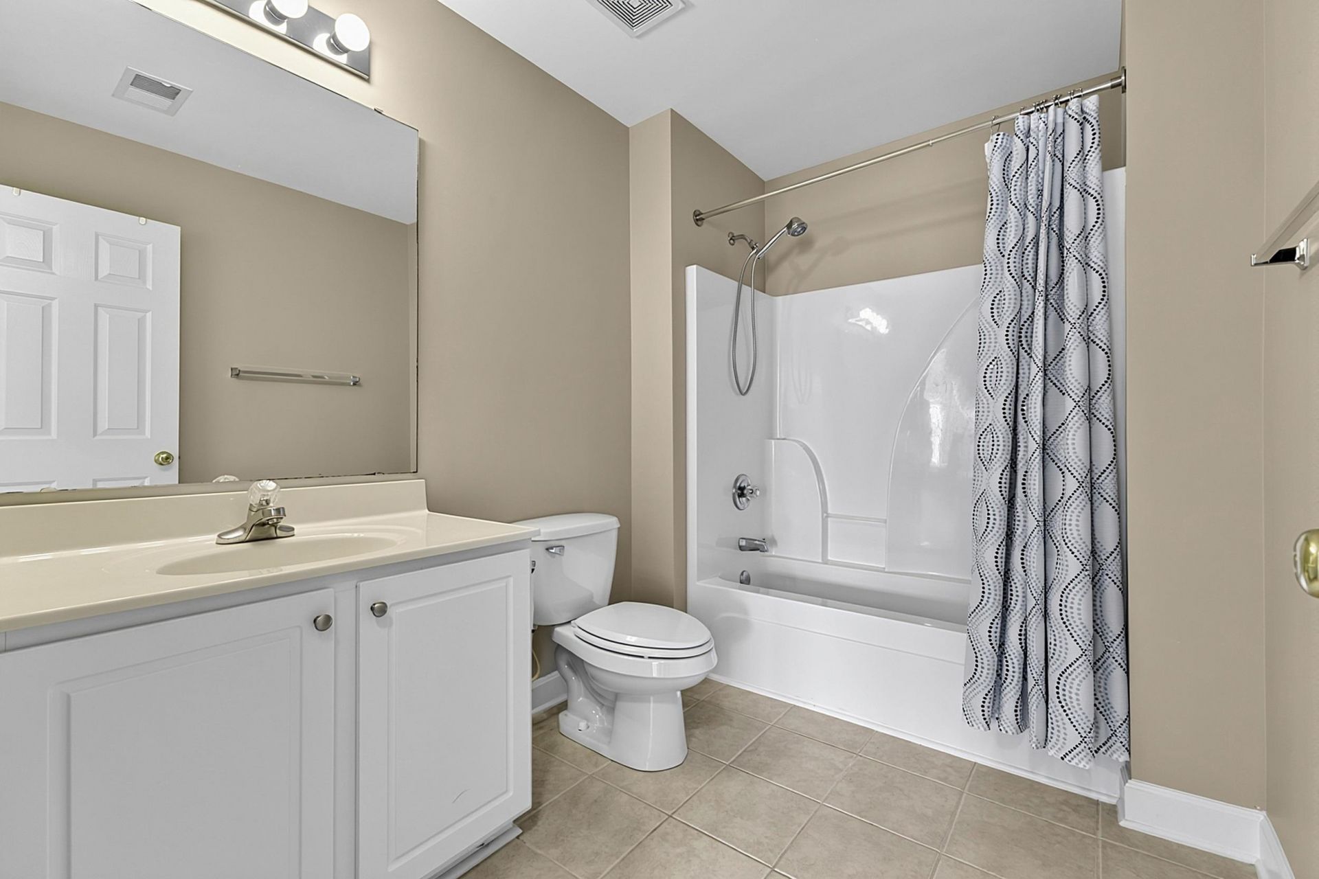 284 Viareggio Rd.  Photo 44
