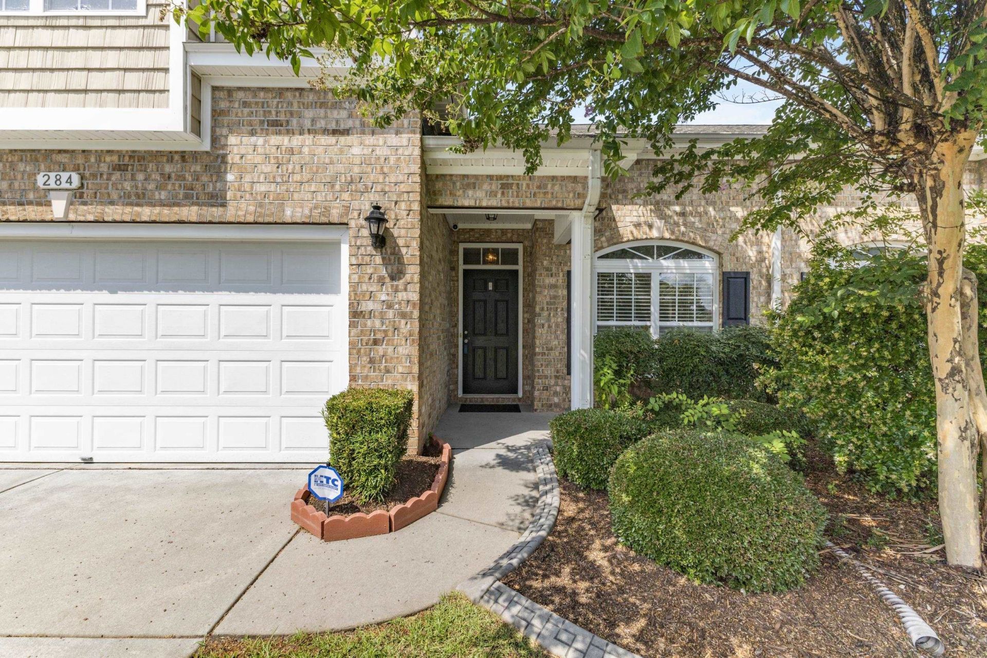 284 Viareggio Rd.  Photo 6