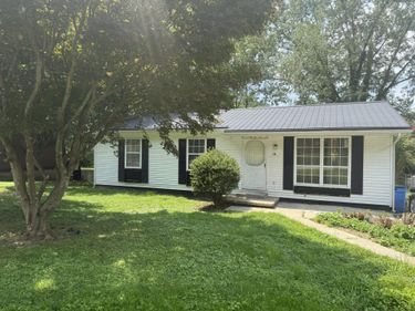 98 Cooper Street, Vanceburg, KY 41179
