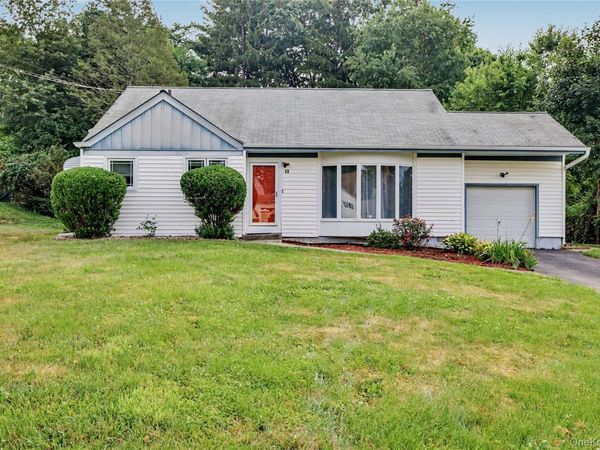 19 Cynthia Road , Cortlandt Manor, NY 10567