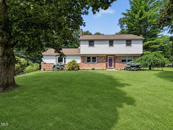 5 Thunderbird Drive, Ballston Lake, NY 12019