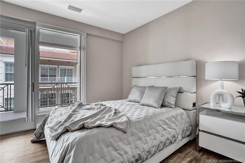 41 Seminole SW Street, Unit Apt #310, Stuart, FL 34994 Photo