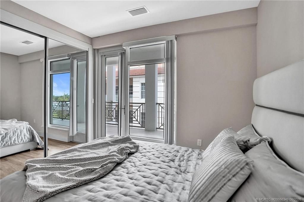 41 Seminole SW Street, Unit Apt #310, Stuart, FL 34994 Photo