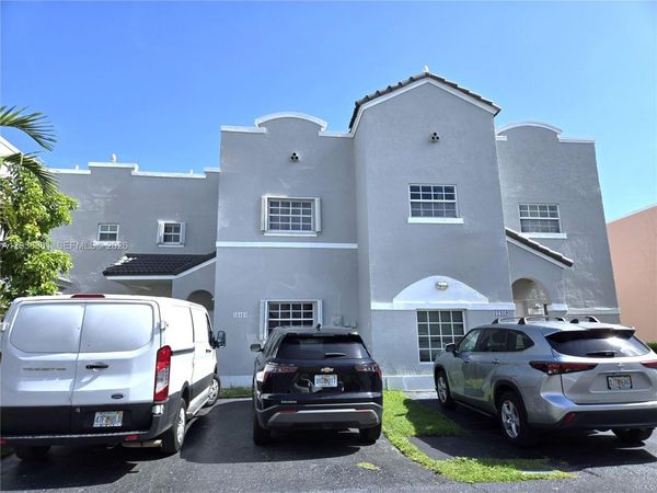 12423 NW 7th Ln , Miami, FL 33182