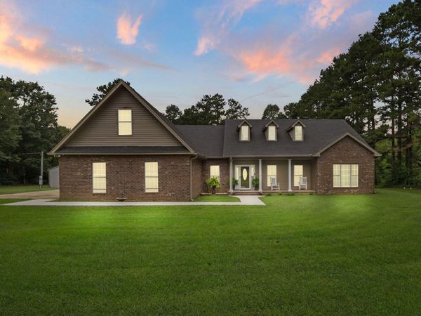181 Cooper , Leesville, LA 71446