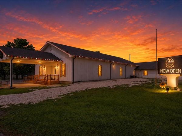 400 N Houston Avenue , Pottsboro, TX 75076