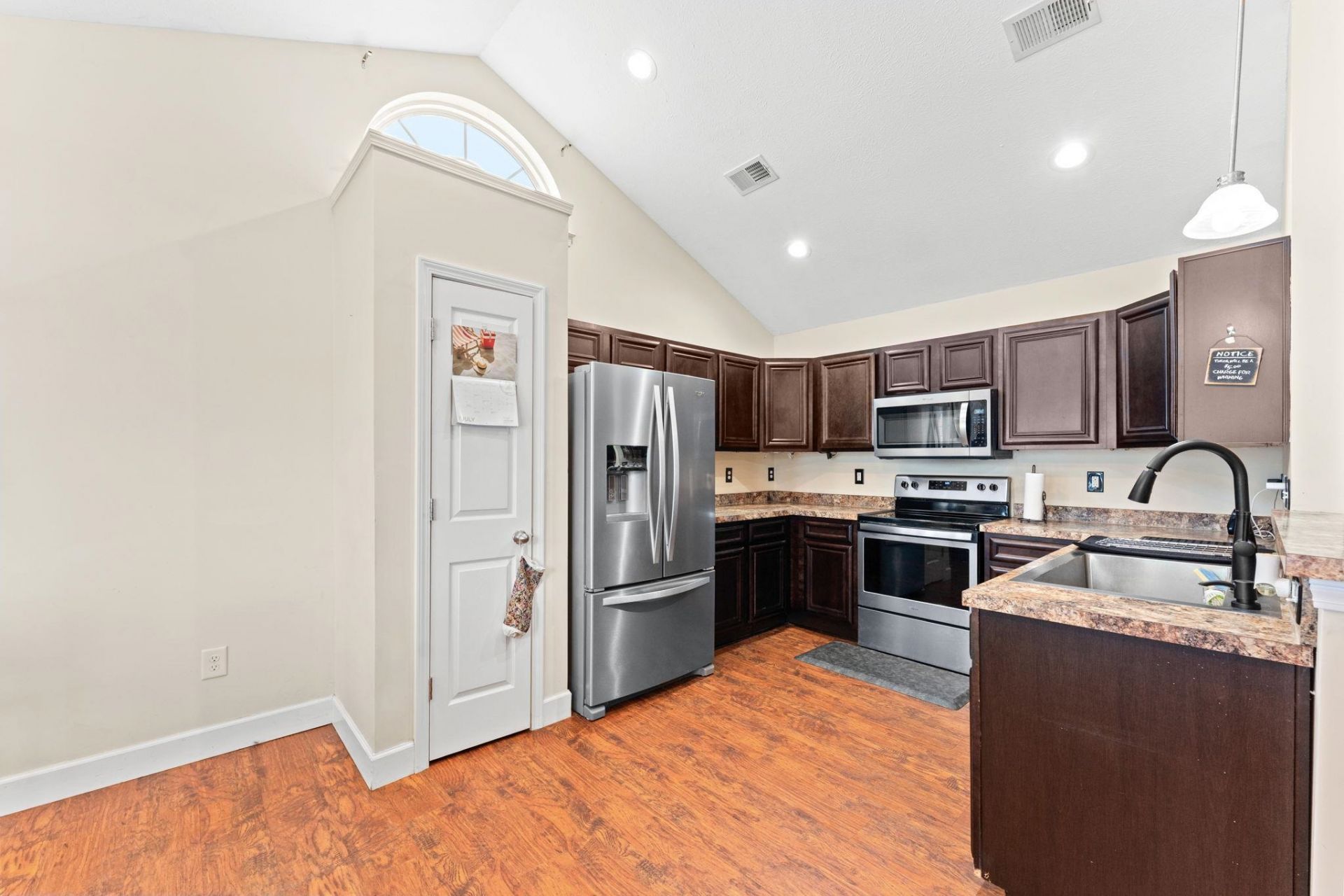 475 Irees Way  Photo 10