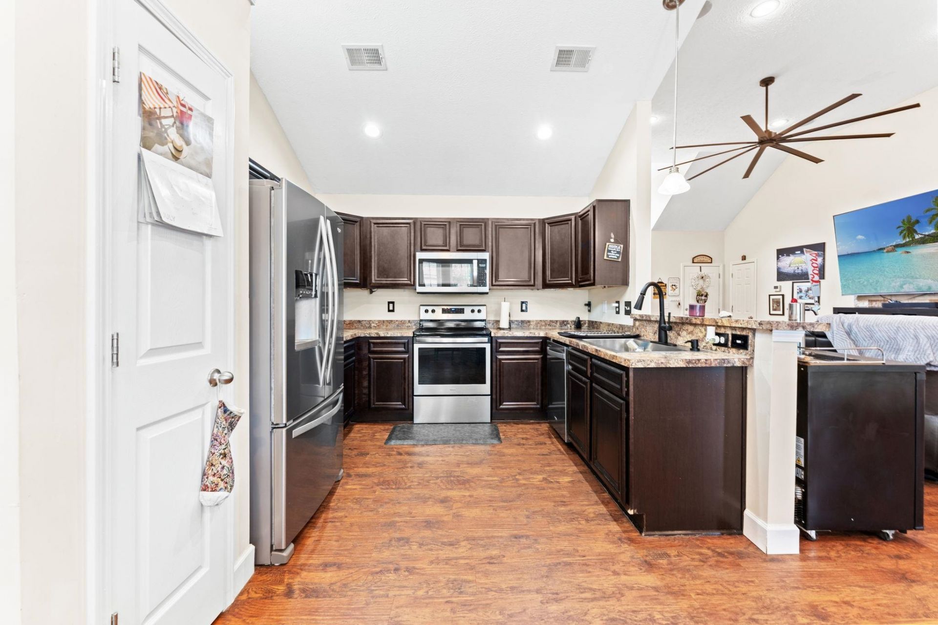 475 Irees Way  Photo 9