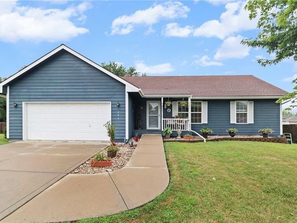 206 E 22nd Terrace, Kearney, MO 64060