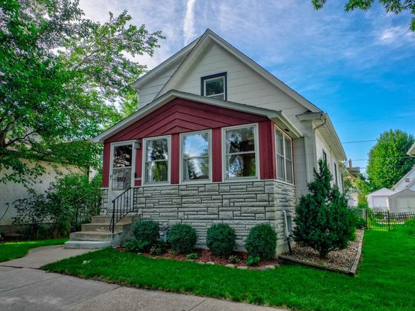 950 Juno Avenue, Saint Paul, MN 55102