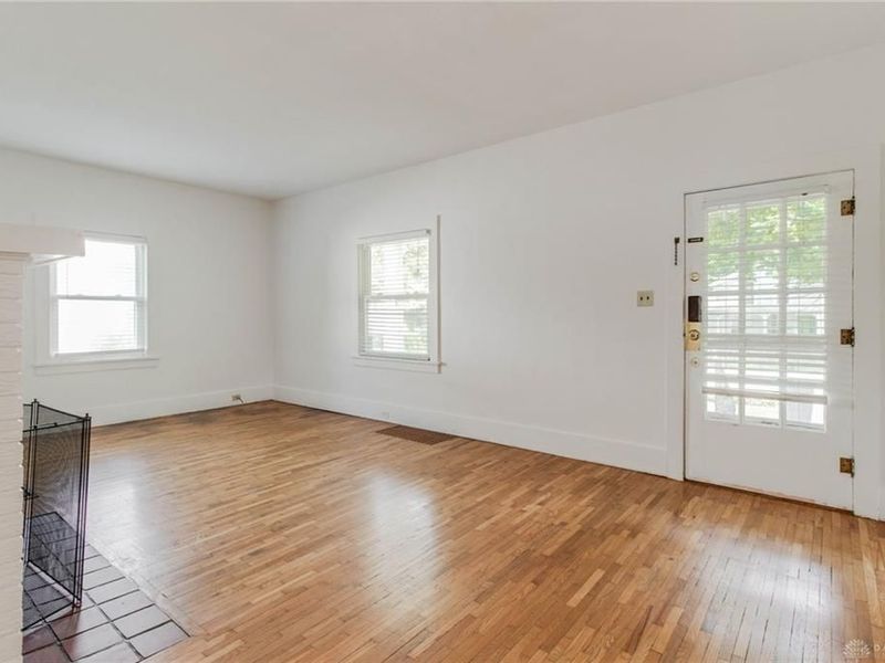112 W Whiteman Street, Yellow Springs, OH 45387 Photo 3