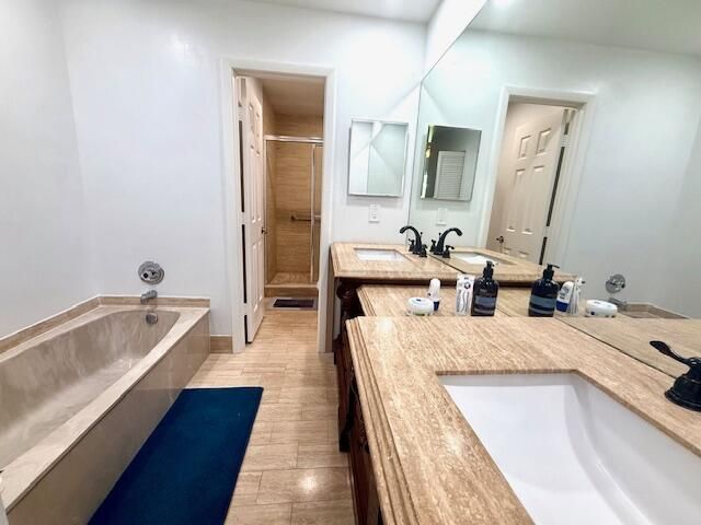7508 La Paz Boulevard, Unit 202, Boca Raton, FL 33433 Photo