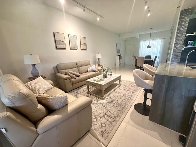 7508 La Paz Boulevard, Unit 202, Boca Raton, FL 33433 Photo