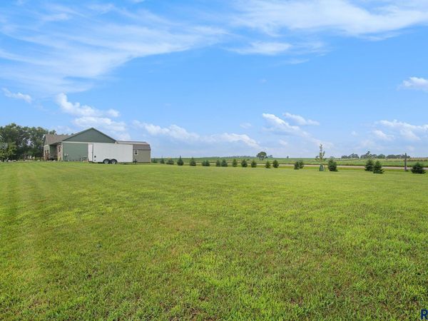1311 S Lynn Ave Ave, Montrose, SD 57048