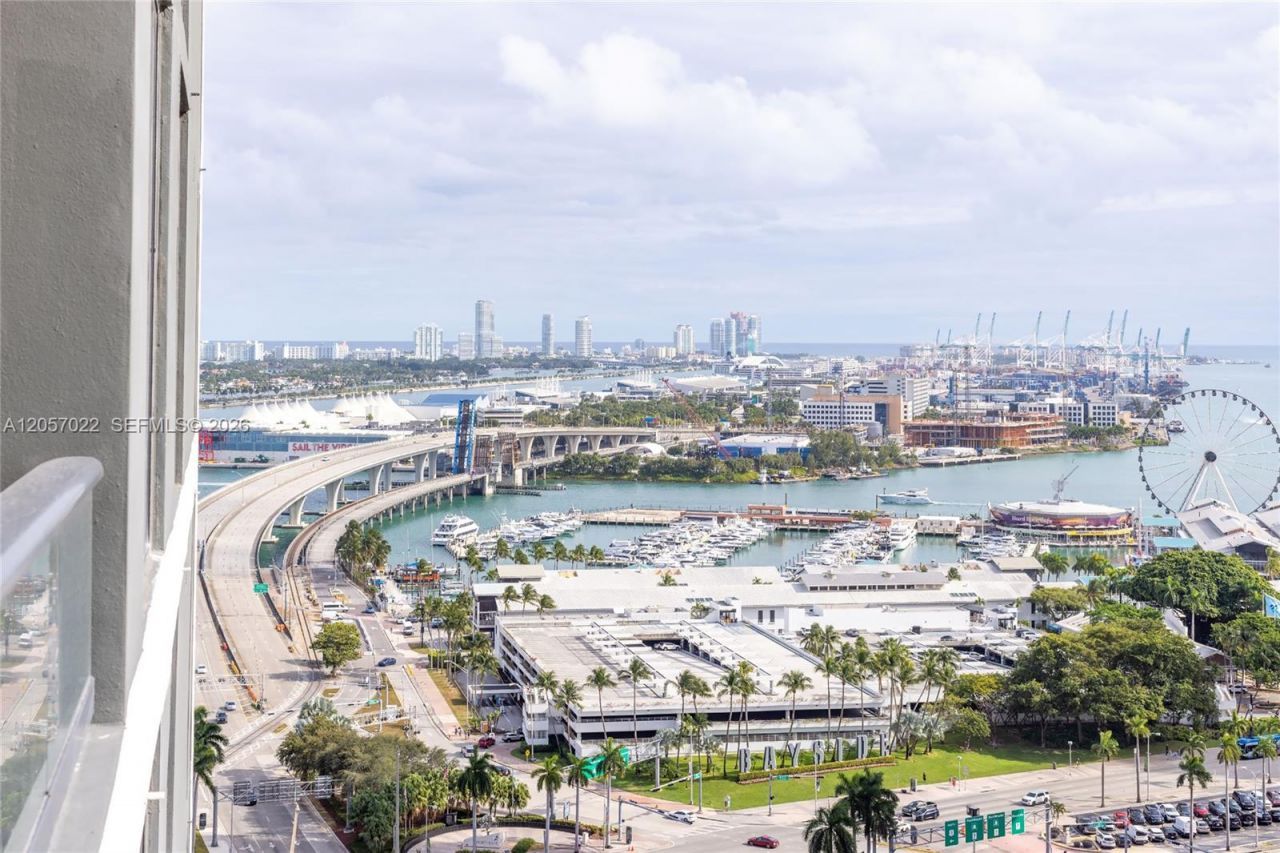 159 NE 6th St, Unit 2012, Miami, FL 33132 Photo