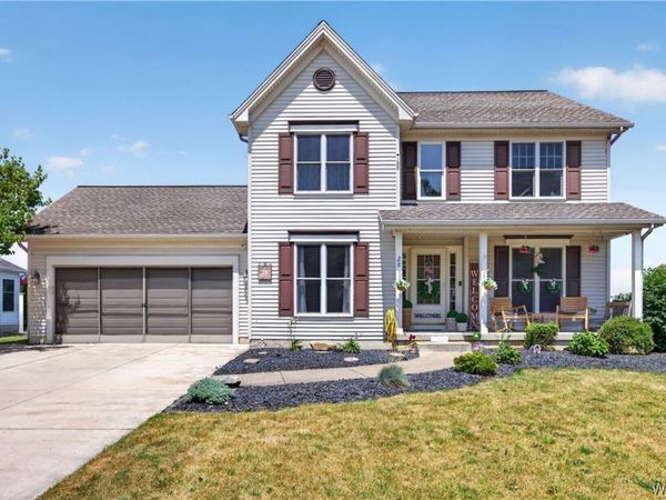 28 Apple Blossom Boulevard , Lancaster, NY 14086