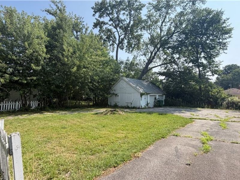 5221 Milo Avenue, Maple Heights, OH 44137 Photo 18