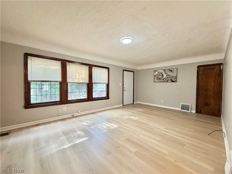 1537 Genesee Road, South Euclid, OH 44121 Photo 3