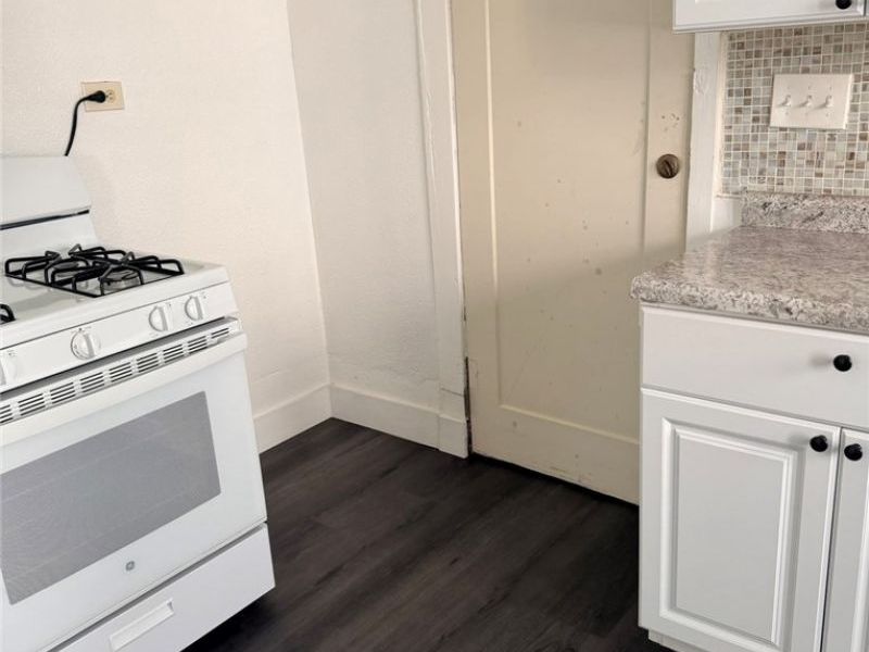 11913 Cromwell Avenue, Unit DN, Cleveland, OH 44120 Photo 8