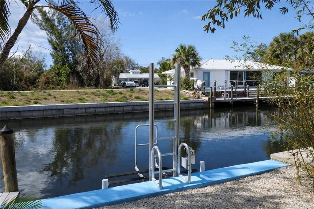 16191 Porto Bello St, Bokeelia, FL 33922 Photo
