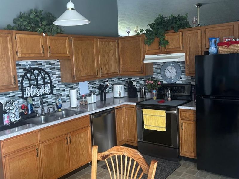 819 Barrington Court, Trenton, OH 45067 Photo 3