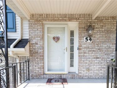 54 Park Lane Court , Buffalo, NY 14221