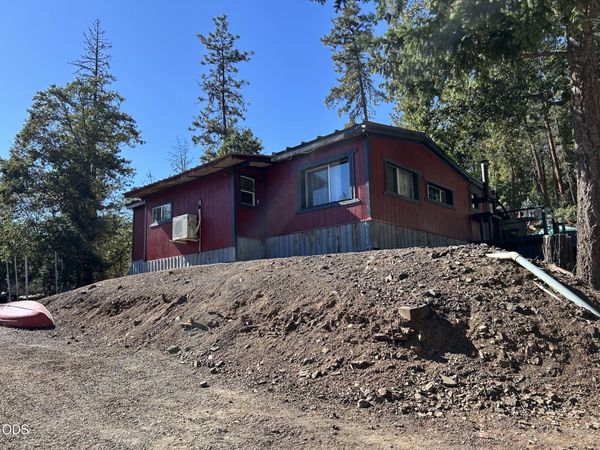 449 Flounce Rock Road, Prospect, OR 97536
