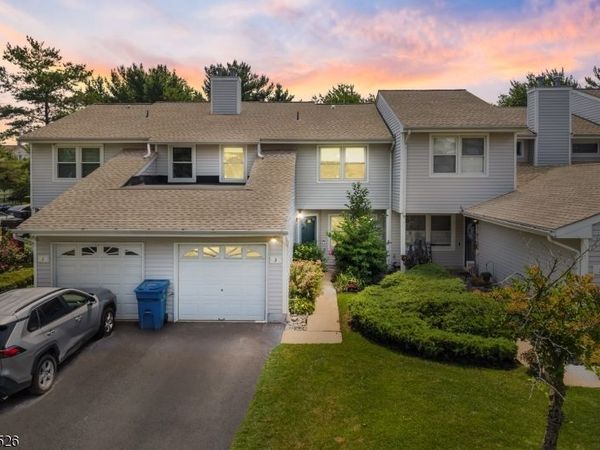 3 Sandpiper Dr, Sayreville, NJ 08859