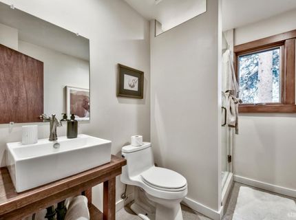 2211 Tahoe Vista Drive, South Lake Tahoe, CA 96150 Photo