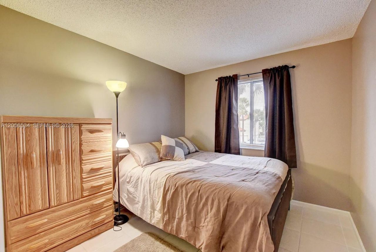 16 Via De Casas Sur , Unit 201, Boynton Beach, FL 33426 Photo