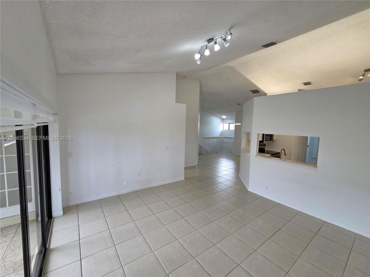 16 Via De Casas Sur, Unit 201, Boynton Beach, FL 33426 Photo
