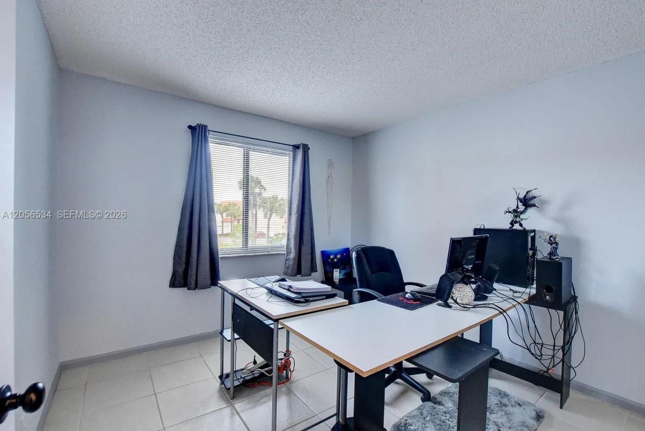 16 Via De Casas Sur , Unit 201, Boynton Beach, FL 33426 Photo