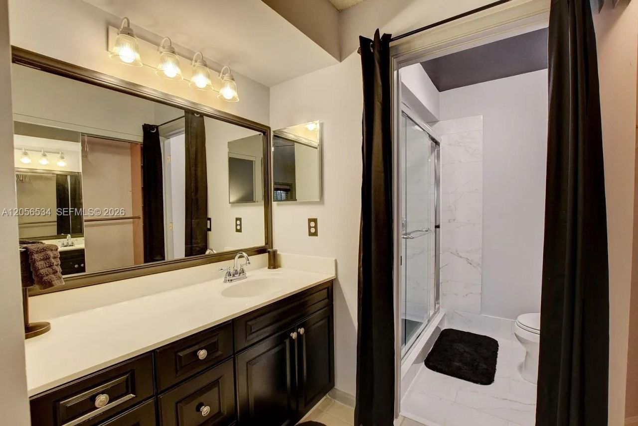 16 Via De Casas Sur , Unit 201, Boynton Beach, FL 33426 Photo