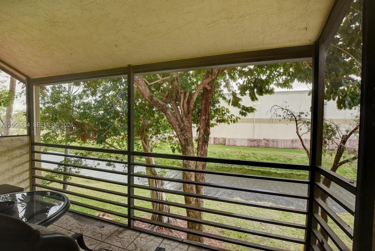 16 Via De Casas Sur , Unit 201, Boynton Beach, FL 33426 Photo